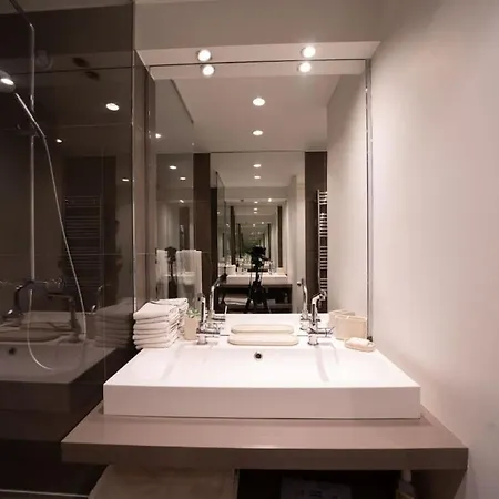 - Bagatelle - 1 Bedroom *